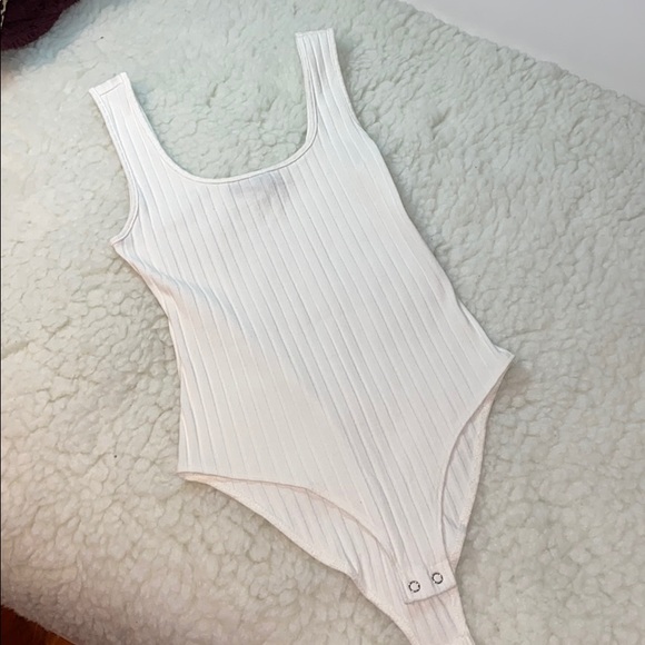 Basic Ribbed Bodysuit - Picture 1 of 2